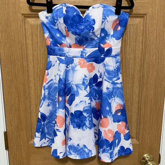 Windsor strapless floral dress - Picture 3 of 5